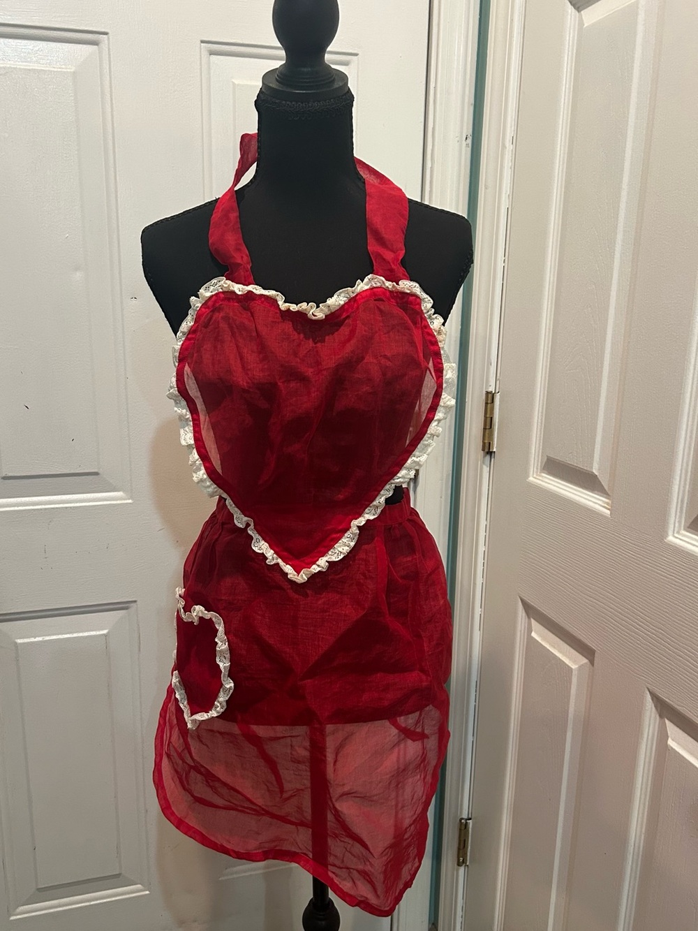 VTG Heart Shaped Retro Apron Valentines 70’s? Full Piece Apron